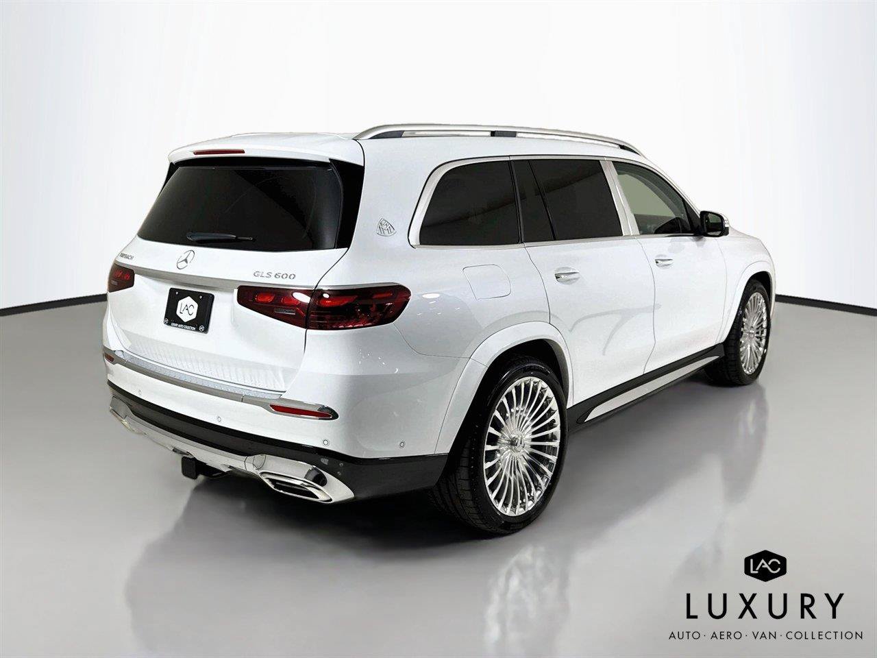 Used 2025 Mercedes-Benz Maybach GLS 600 4MATIC image 6