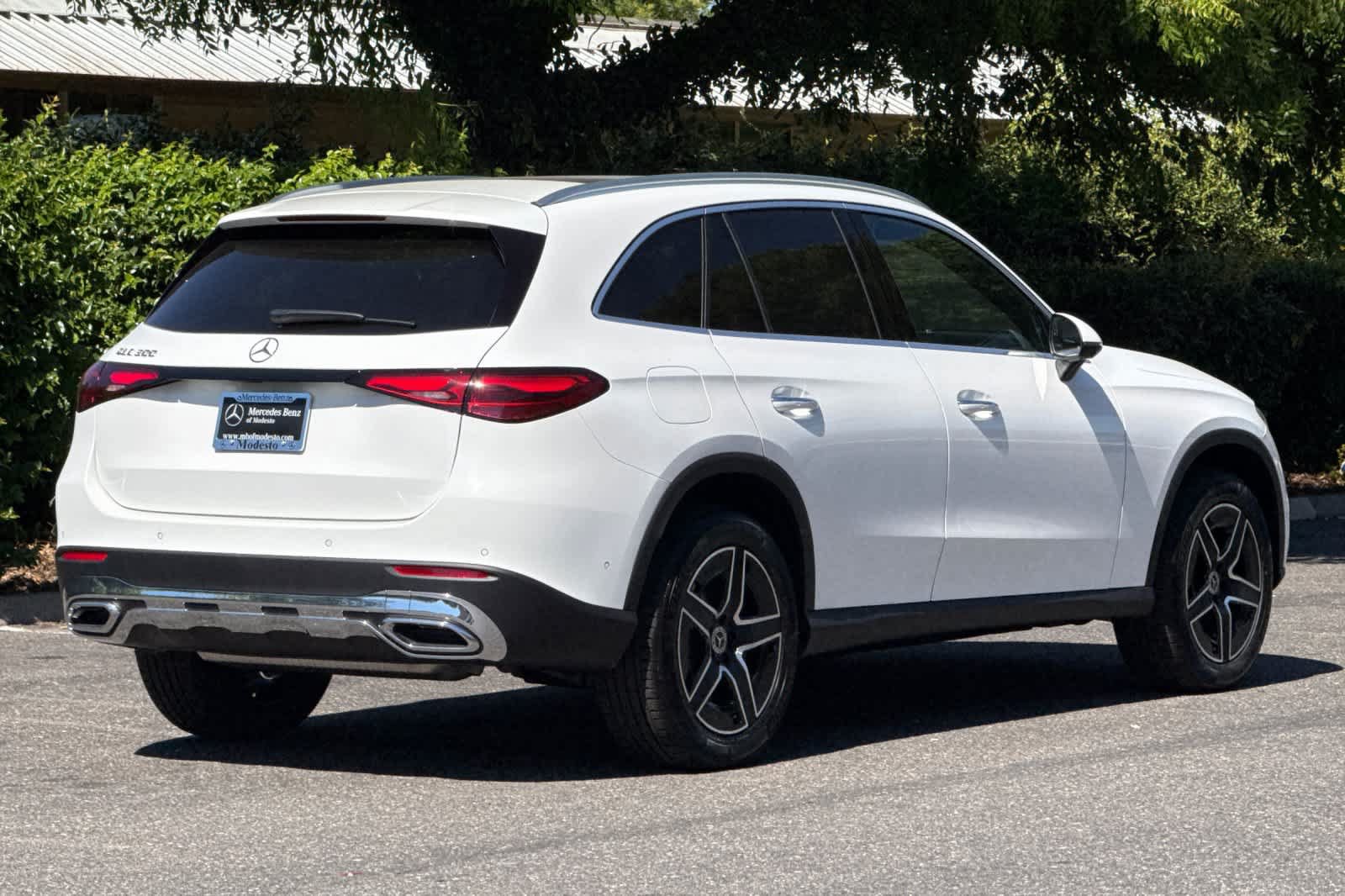 New 2026 Mercedes-Benz GLC 300 image 3