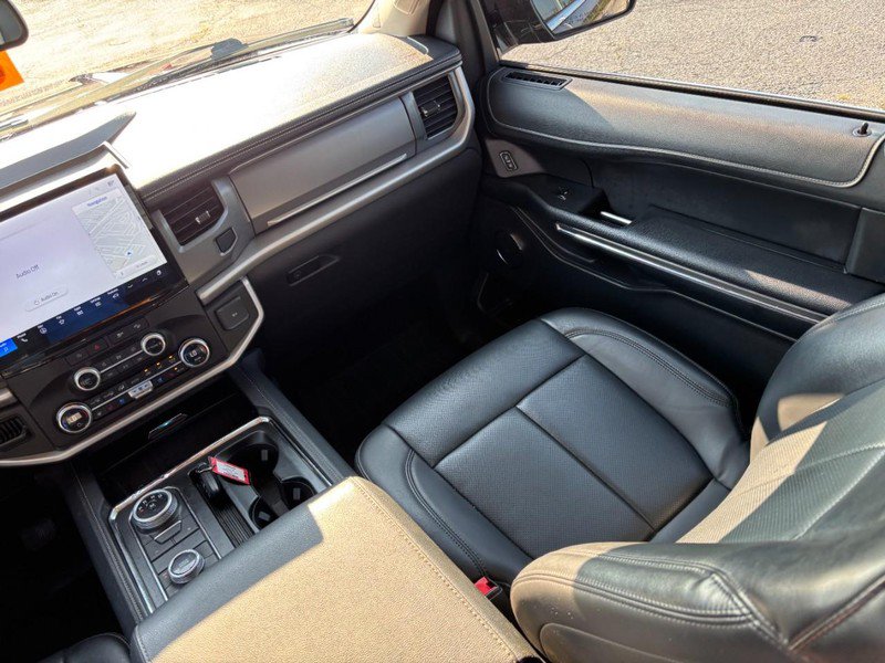 Used 2023 Ford Expedition XLT AWD/4WD image 17