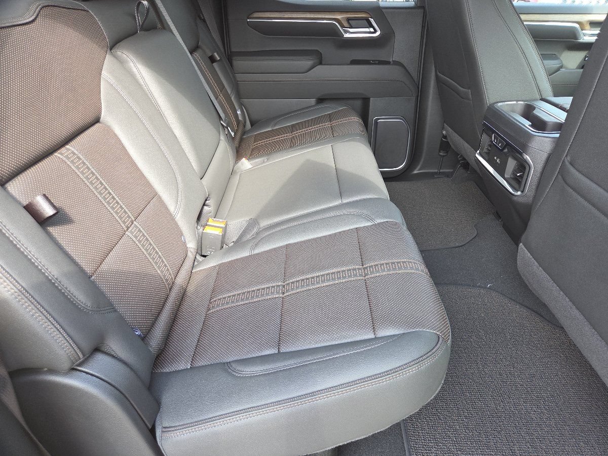 New 2026 Chevrolet Silverado 1500 High Country AWD/4WD image 25