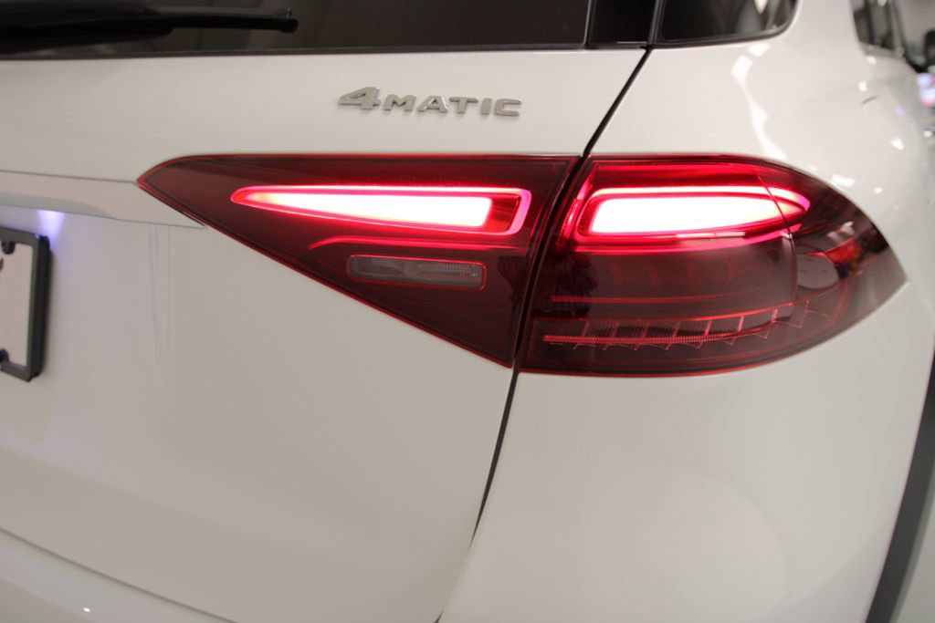 Certified 2025 Mercedes-Benz GLE 450e 4MATIC image 9