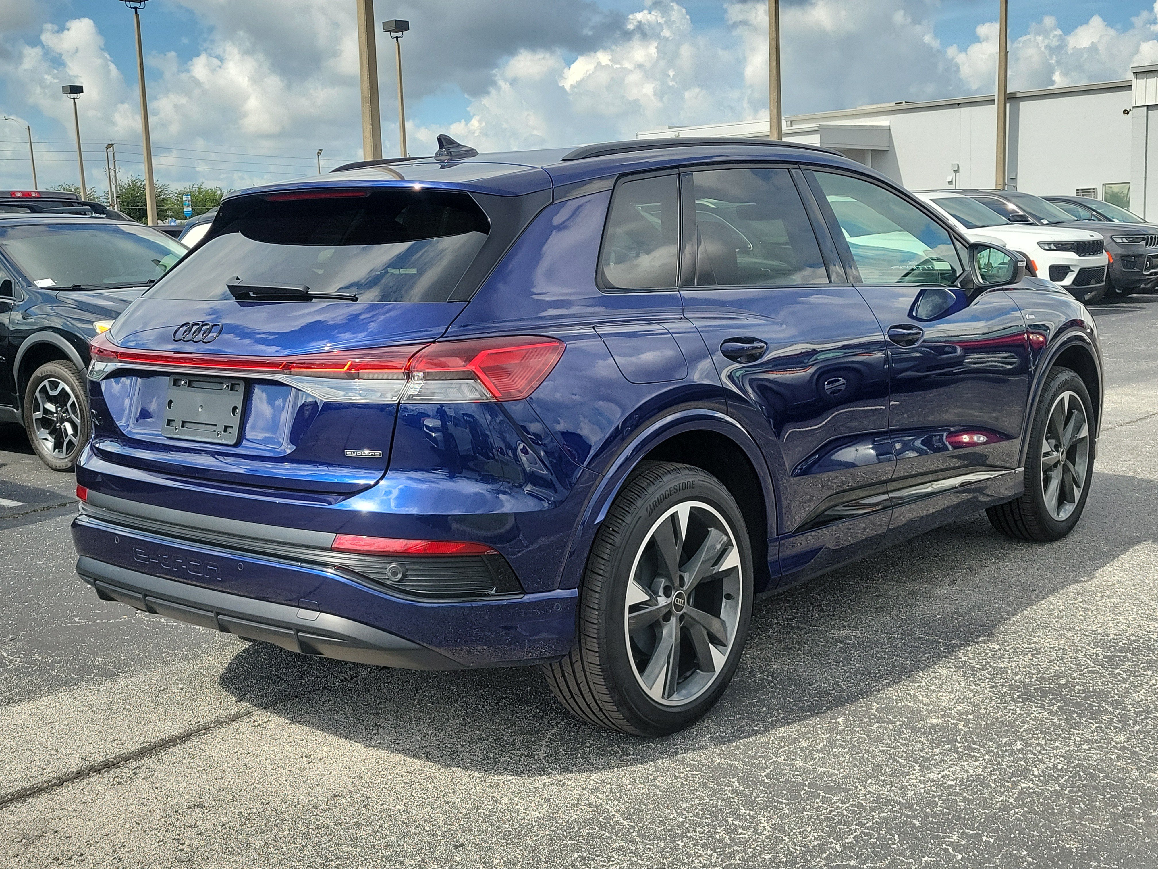 Used 2024 Audi Q4 e-tron Premium Plus AWD/4WD image 7