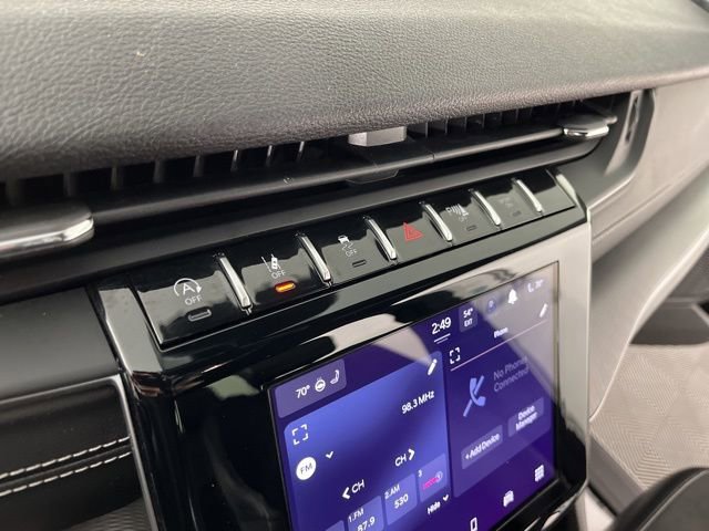 Used 2024 Jeep Grand Cherokee L Laredo image 27