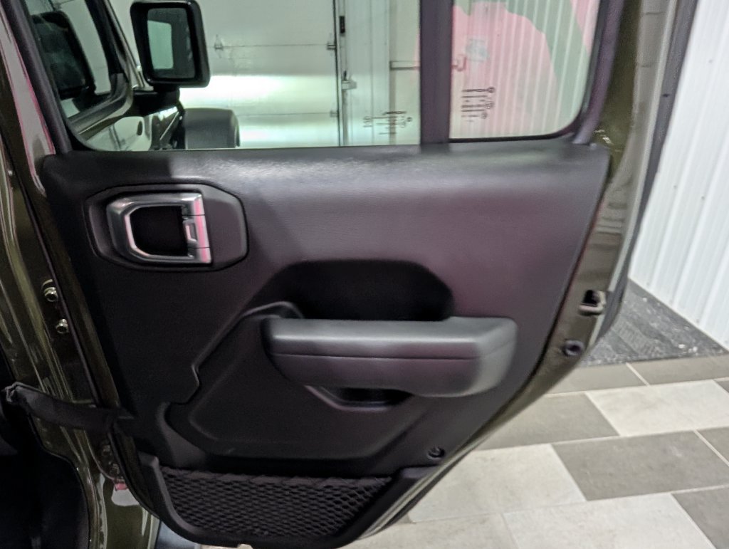 Used 2024 Jeep Wrangler Unlimited AWD/4WD image 22