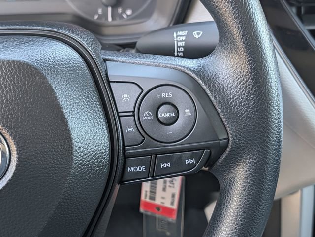 Used 2025 Toyota Corolla Cross L image 19