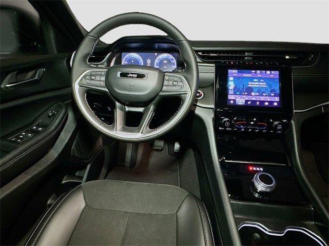 New 2025 Jeep Grand Cherokee Altitude image 27