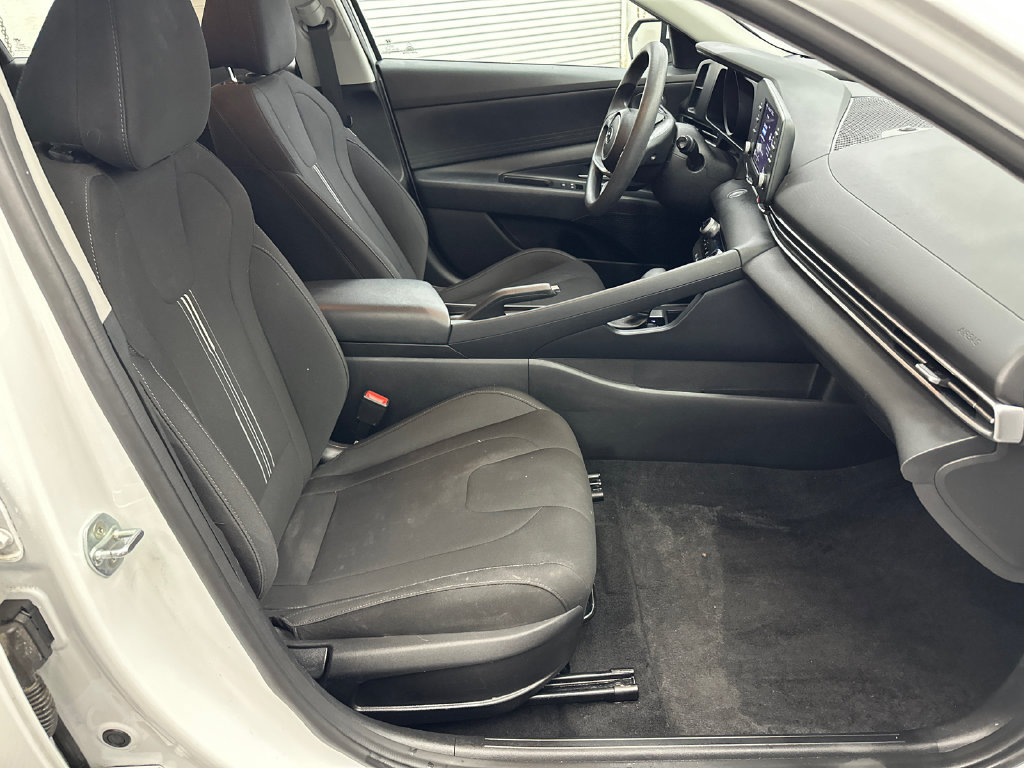 Used 2021 Hyundai Elantra SEL FWD image 11