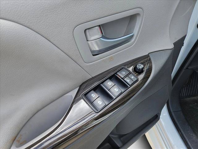Used 2018 Toyota Sienna XLE FWD image 13