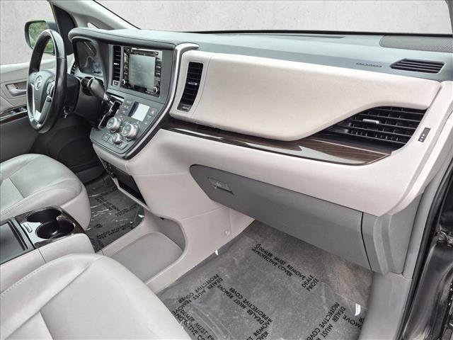 Used 2018 Toyota Sienna XLE w/ XLE Navigation Package FWD image 21