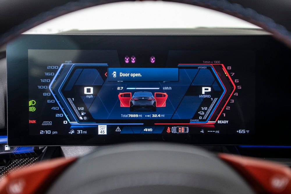 Used 2026 BMW M5 w/ Executive Package image 30