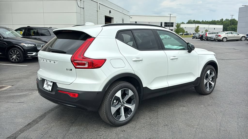 New 2026 Volvo XC40 B5 Plus w/ Protection Package Premier AWD/4WD image 29