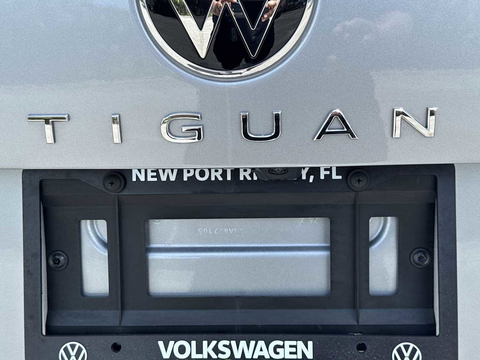 Certified 2023 Volkswagen Tiguan SE R-Line FWD image 19