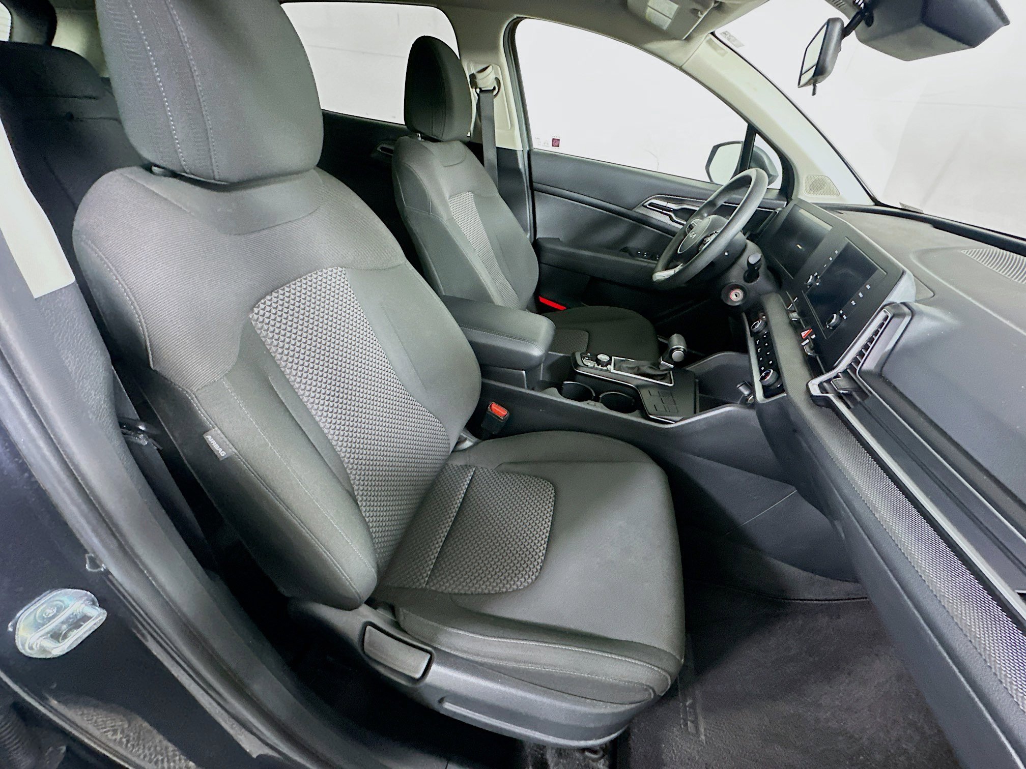 Used 2024 Kia Sportage LX image 29