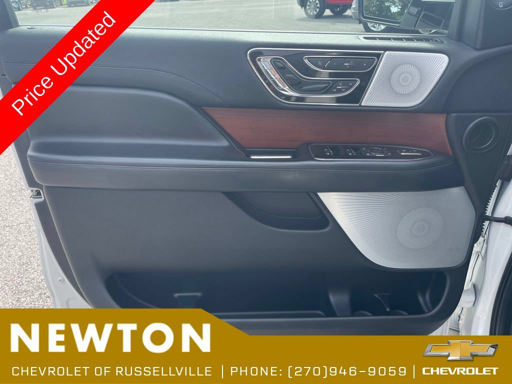 Used 2020 Lincoln Navigator Reserve w/ Equipment Group 208A Reserve AWD/4WD image 8
