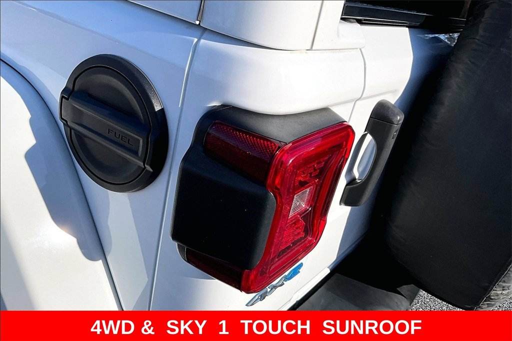 Used 2021 Jeep Wrangler Unlimited Sahara w/ Cold Weather Group image 21