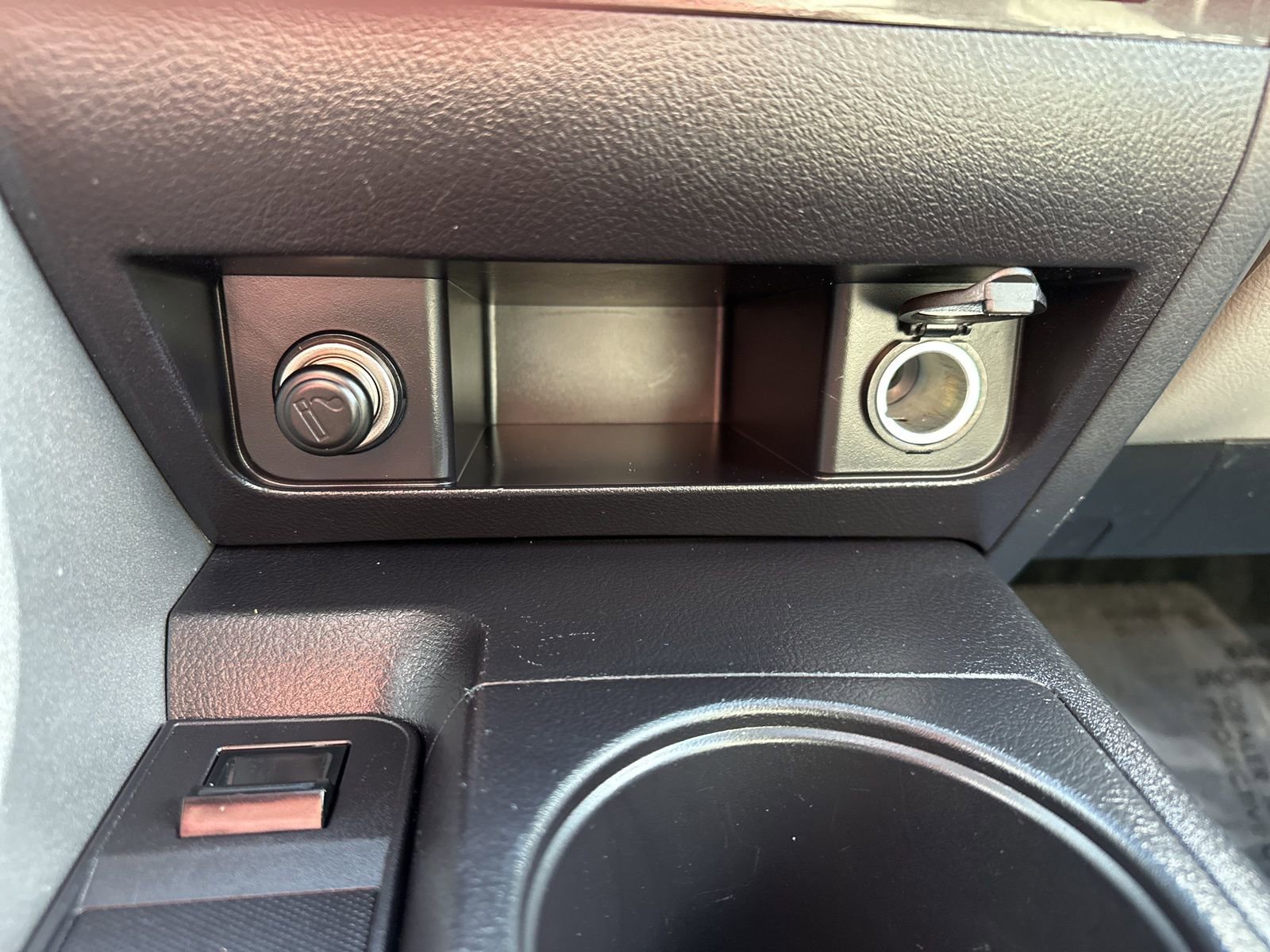 Used 2014 Toyota Sequoia Platinum AWD/4WD image 79