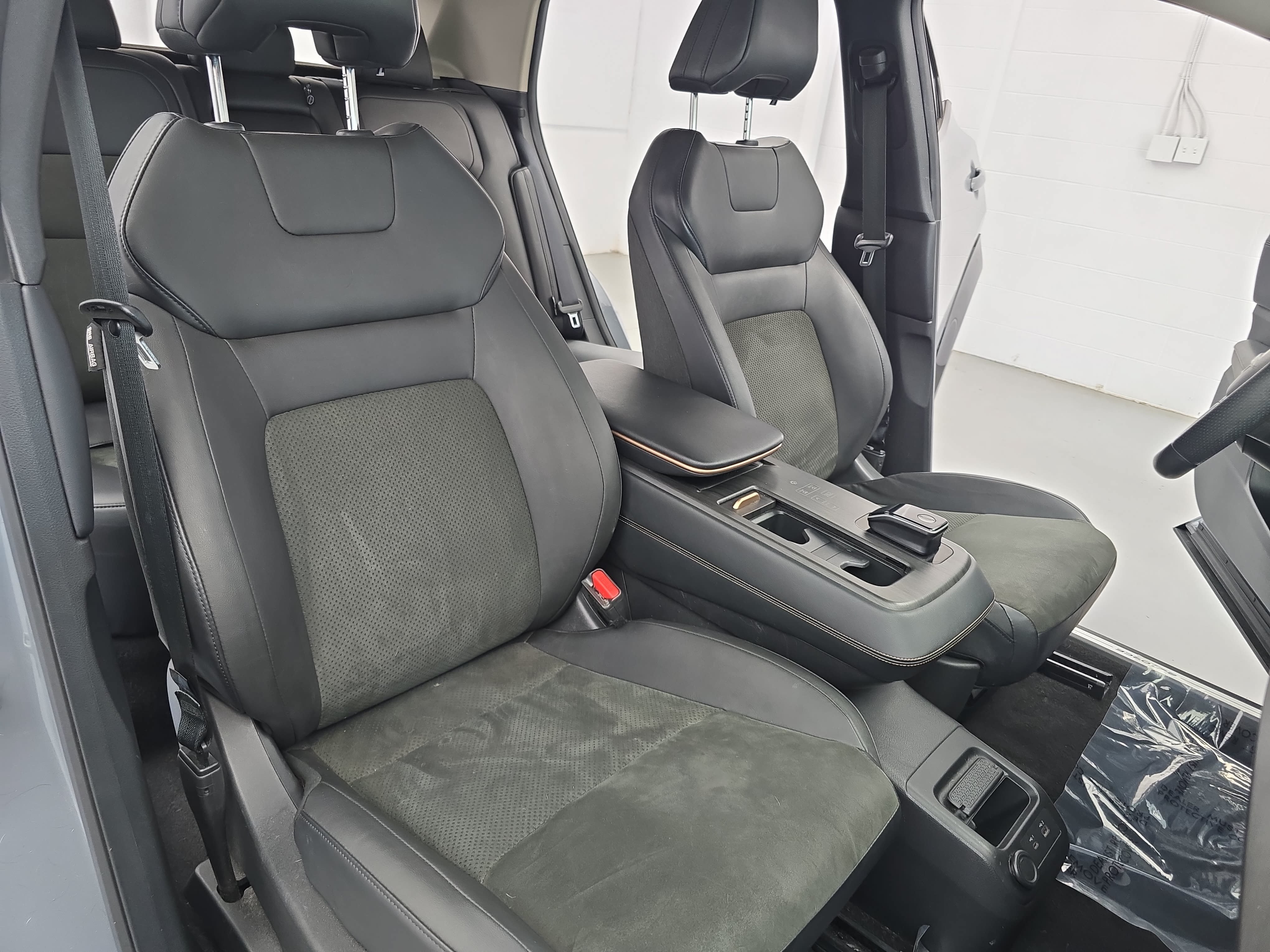 Certified 2024 Nissan Ariya AWD image 10