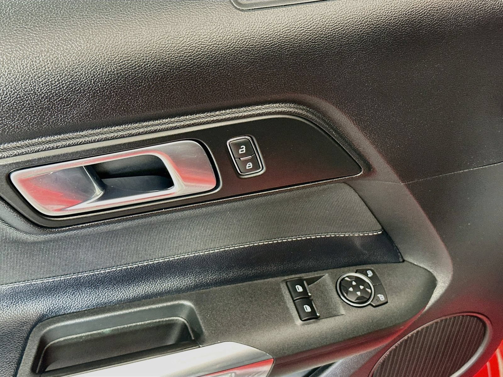 Used 2020 Ford Mustang Coupe RWD image 17