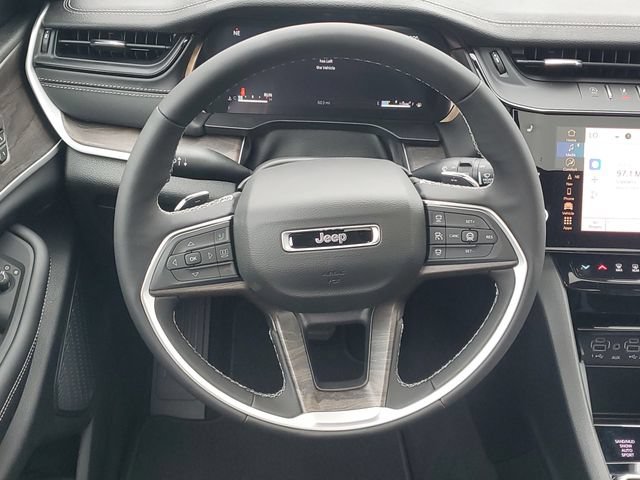 New 2026 Jeep Grand Cherokee Limited w/ Limited Altitude Package AWD/4WD image 14