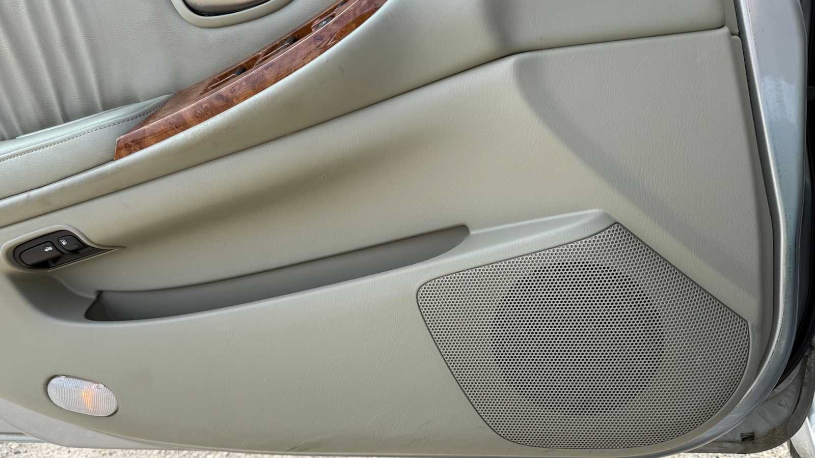 Used 2003 INFINITI I35 w/ Sunroof & Sunshade Pkg FWD image 13