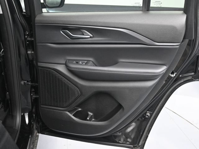 Used 2024 Jeep Grand Cherokee Laredo X AWD/4WD image 13