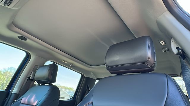 New 2026 Ford F250 Lariat w/ Black Appearance Package image 30