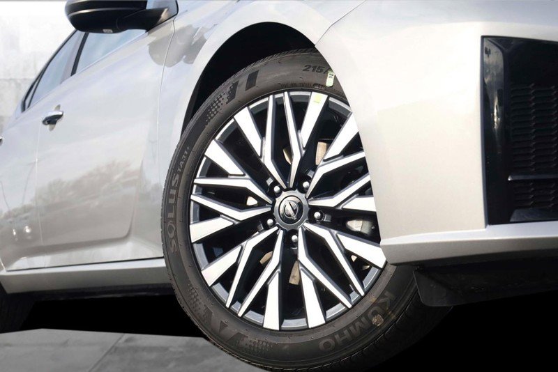 New 2025 Nissan Altima 2.5 SV image 3