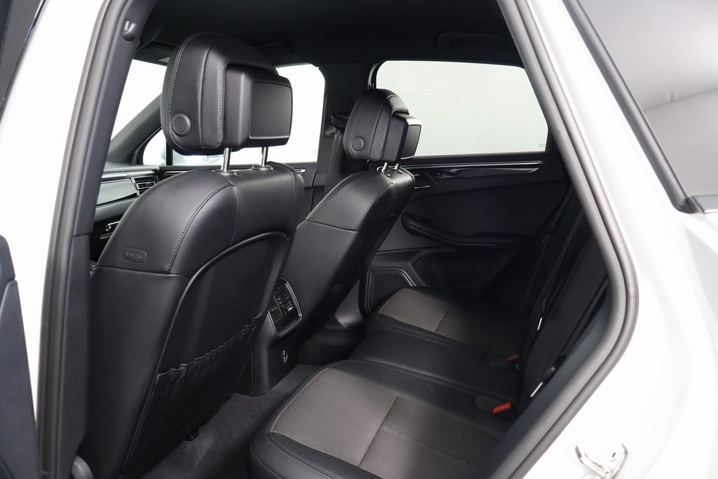 Used 2024 Porsche Macan AWD/4WD image 10