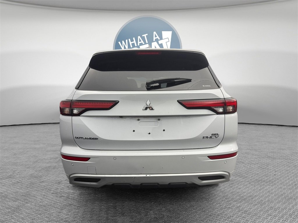 Used 2024 Mitsubishi Outlander 4WD Plug-In Hybrid image 5