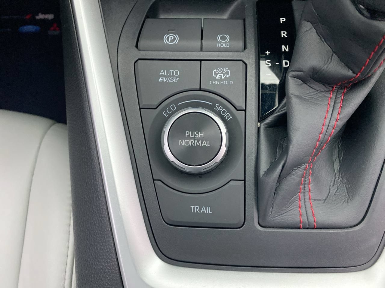 Used 2023 Toyota RAV4 SE w/ Weather & Moonroof Package AWD/4WD image 19