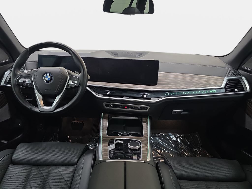 Used 2025 BMW X5 xDrive50e AWD/4WD image 10