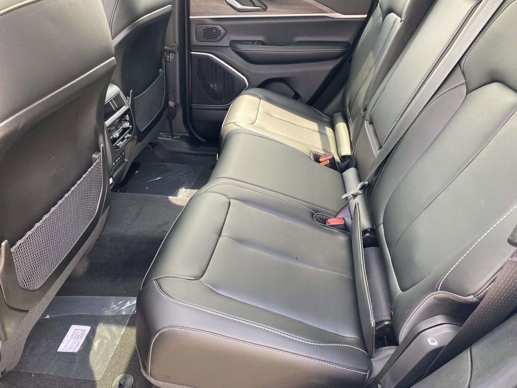 New 2026 Jeep Grand Cherokee Limited w/ Limited Altitude Package image 9