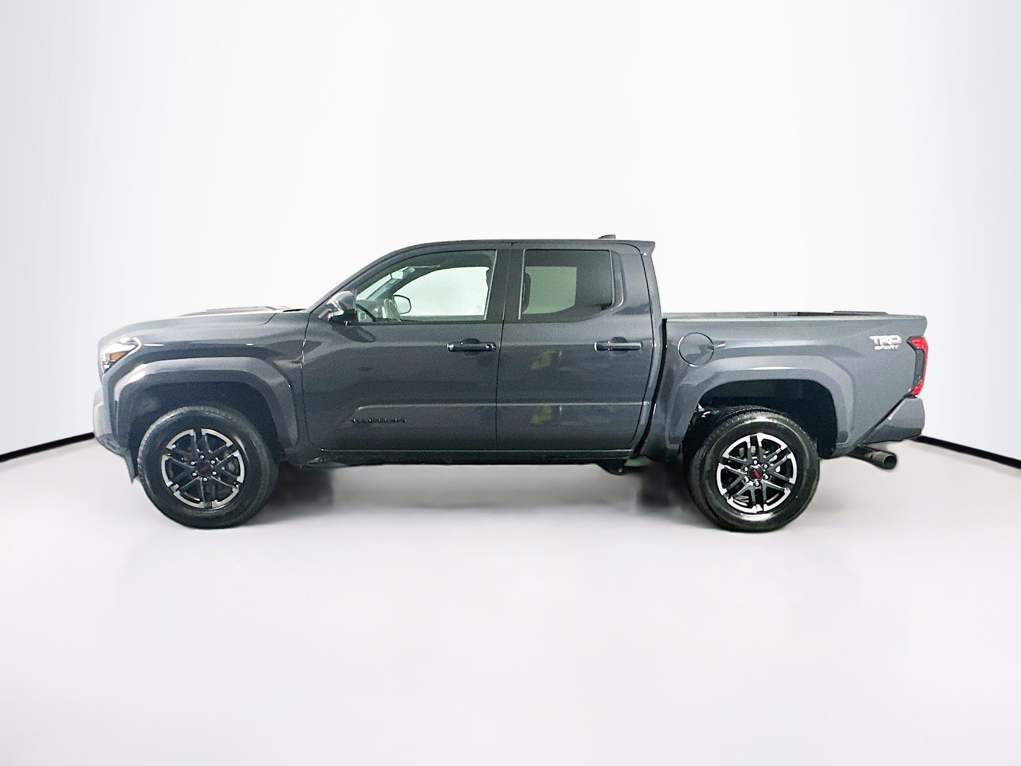 Used 2025 Toyota Tacoma TRD Sport image 4