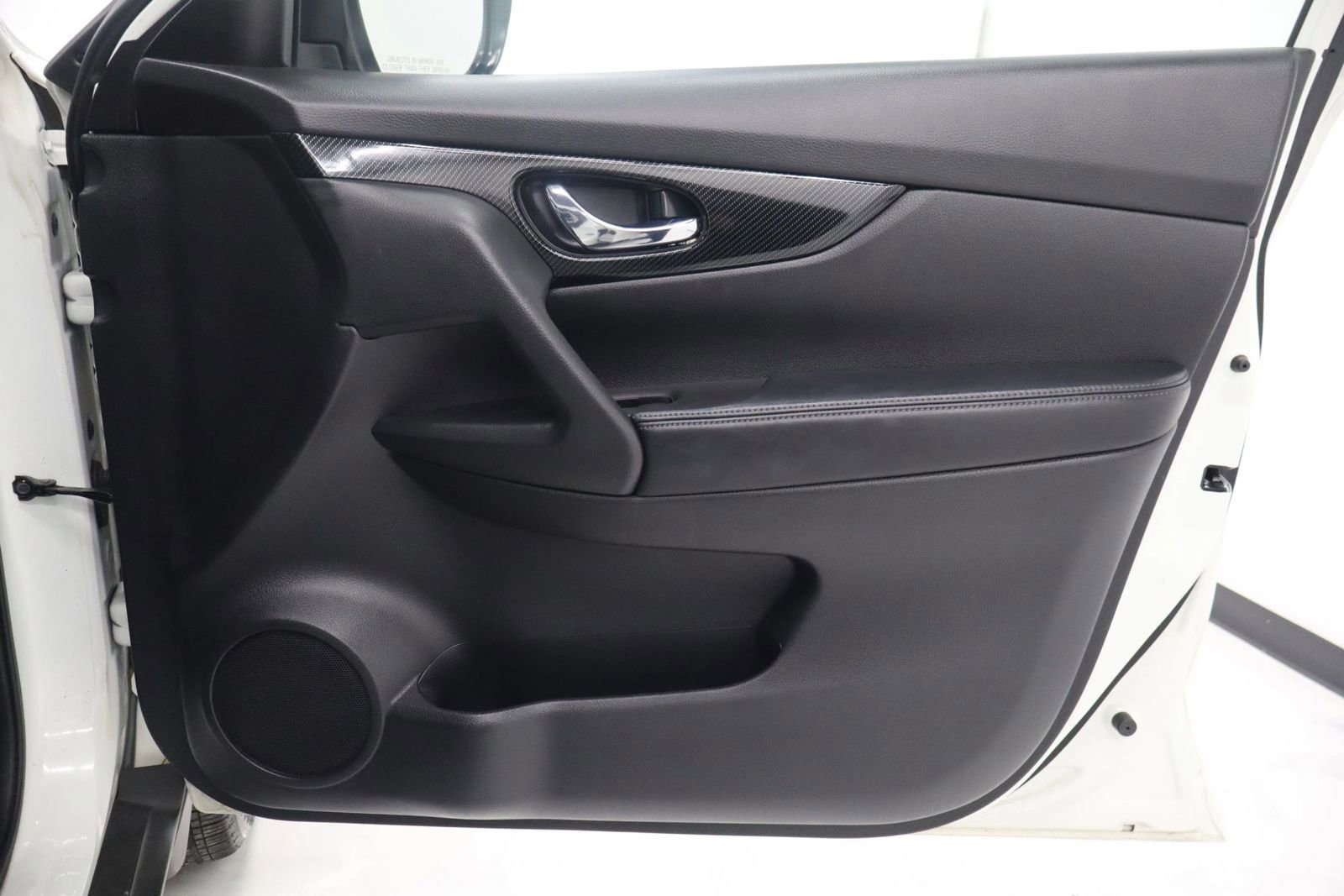 Used 2017 Nissan Rogue SL w/ SL Premium Package AWD/4WD image 21