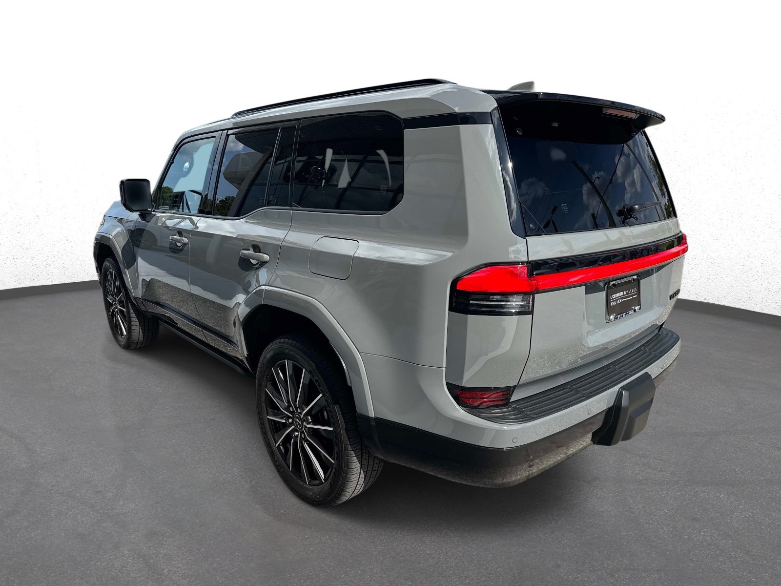 Certified 2025 Lexus GX 550 w/ Accessory Package (Z1) AWD/4WD image 5