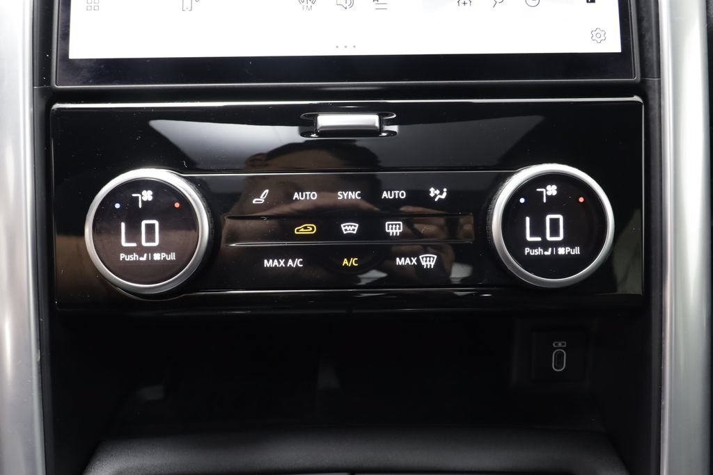 Certified 2026 Land Rover Discovery S AWD/4WD image 13