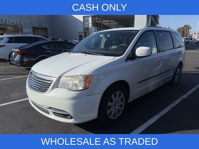 Used 2014 Chrysler Town & Country Touring image 3