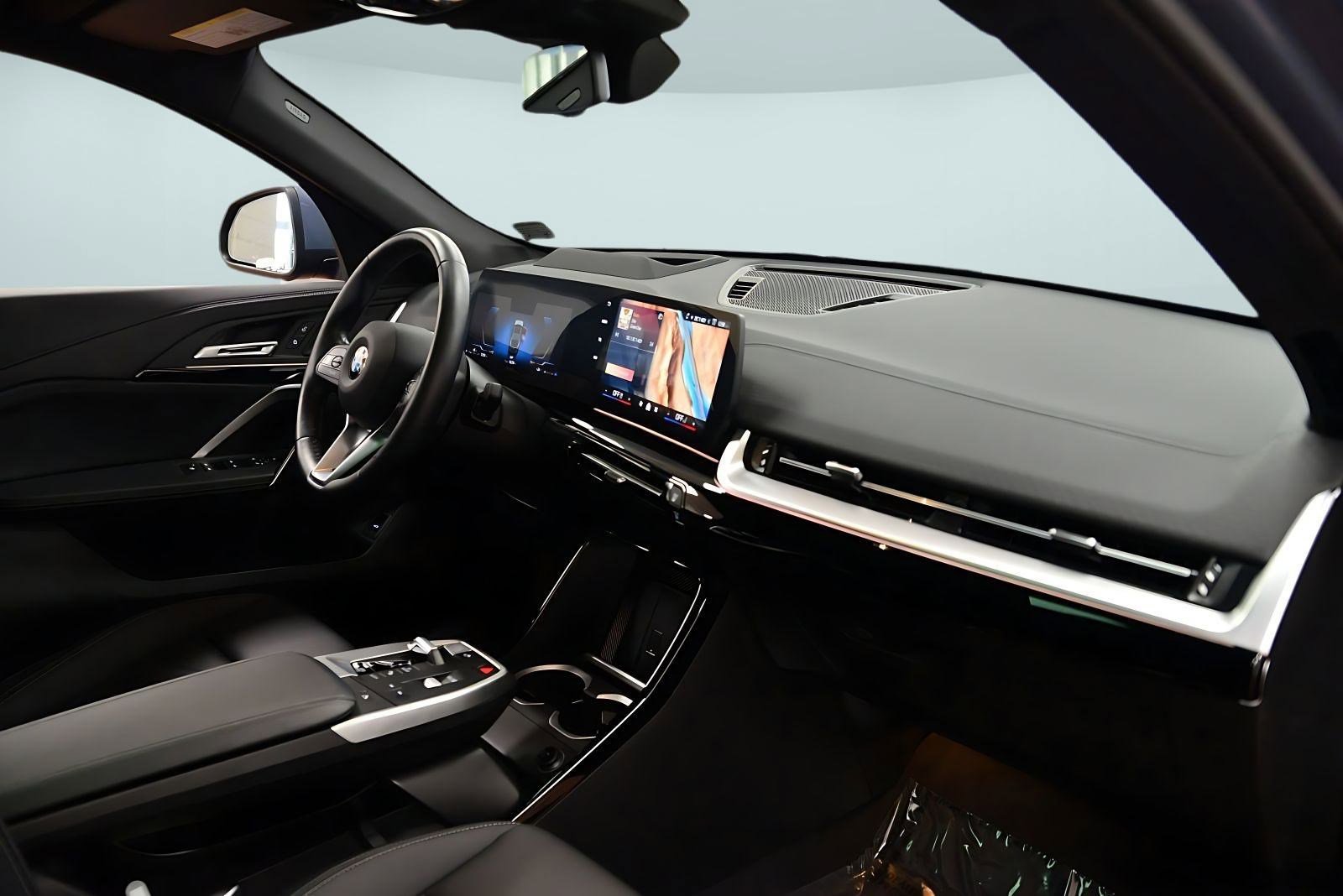 Certified 2025 BMW X2 xDrive28i image 18