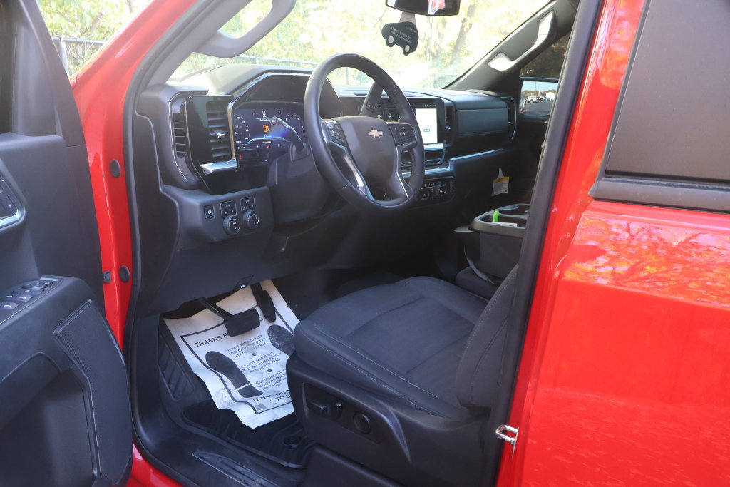 Certified 2024 Chevrolet Silverado 1500 LT AWD/4WD image 16