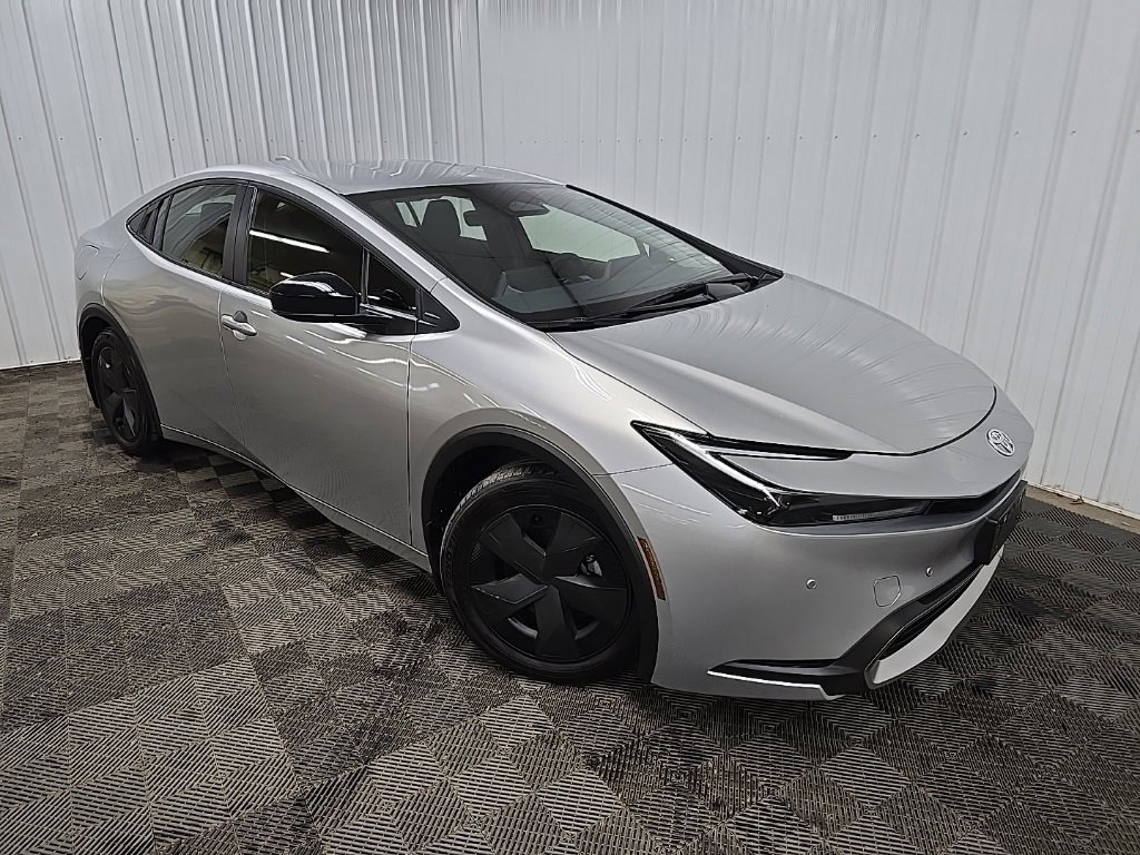 Used 2025 Toyota Prius Plug-In Hybrid image 7