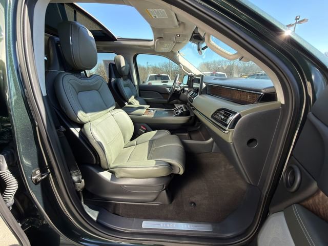 Used 2022 Lincoln Navigator Black Label AWD/4WD image 9