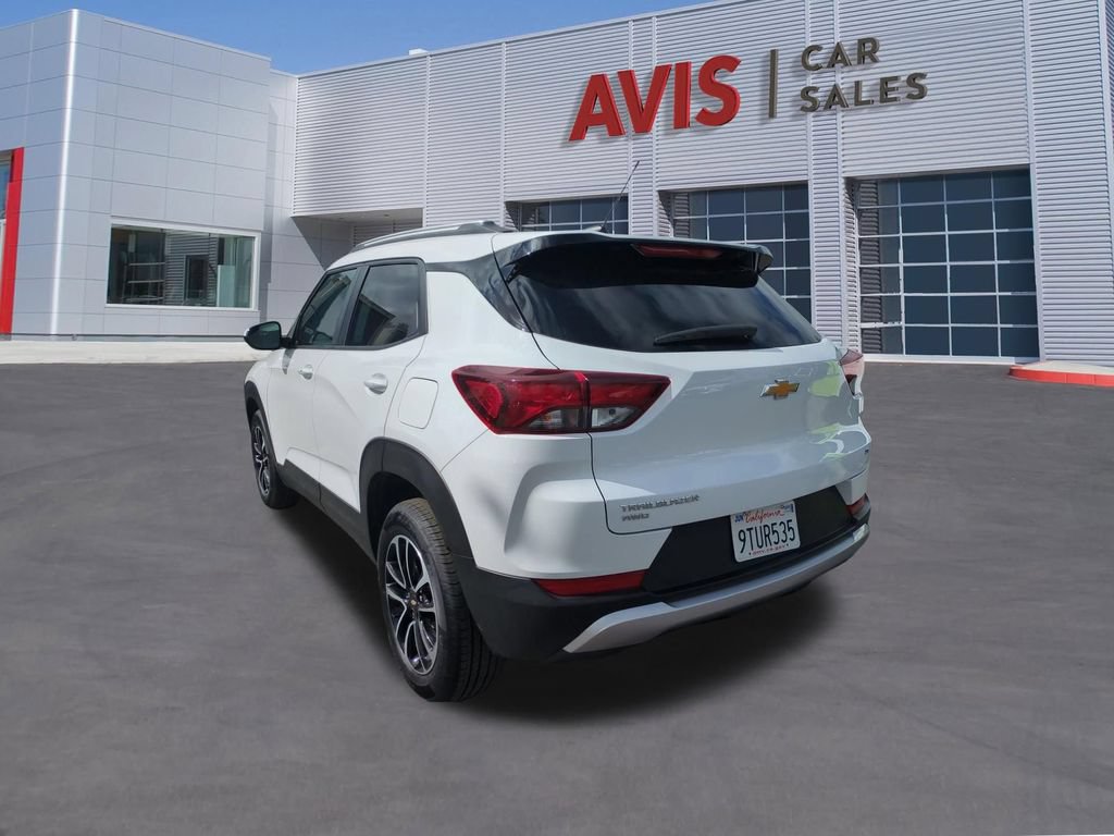 Used 2025 Chevrolet TrailBlazer LT AWD/4WD image 9