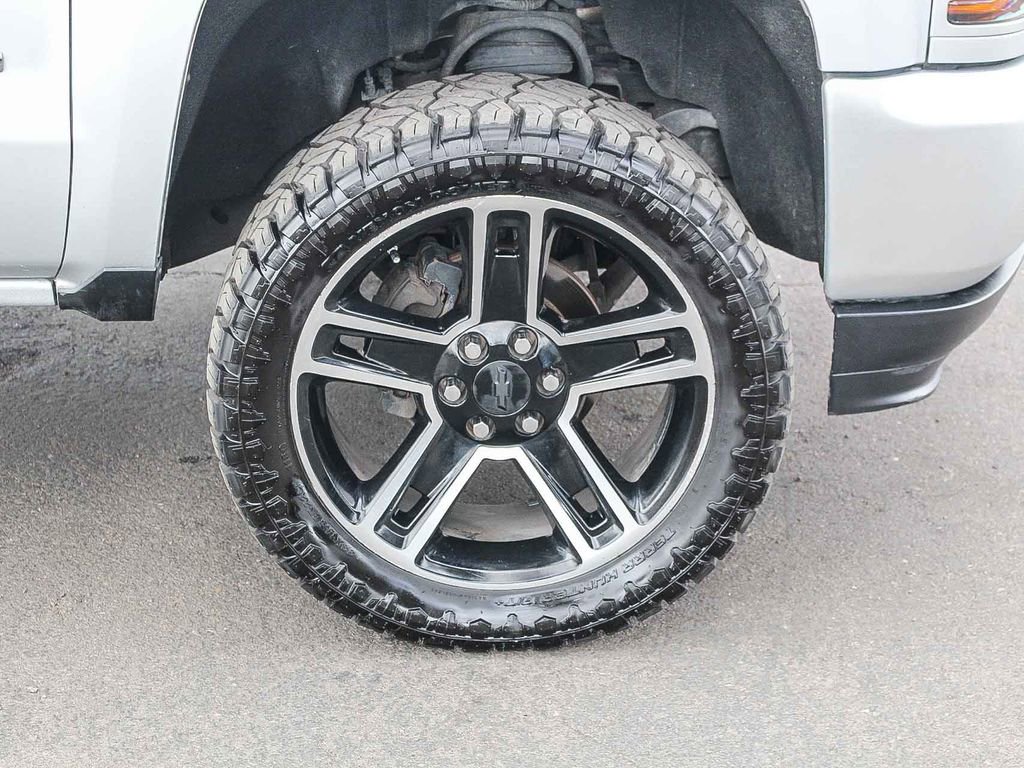Used 2017 Chevrolet Silverado 1500 Custom w/ LPO, Black Pack AWD/4WD image 13