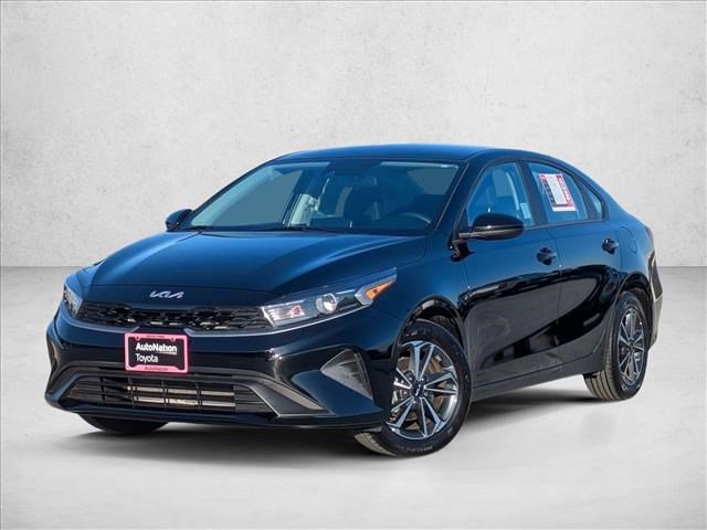 Used 2023 Kia Forte LXS image 1