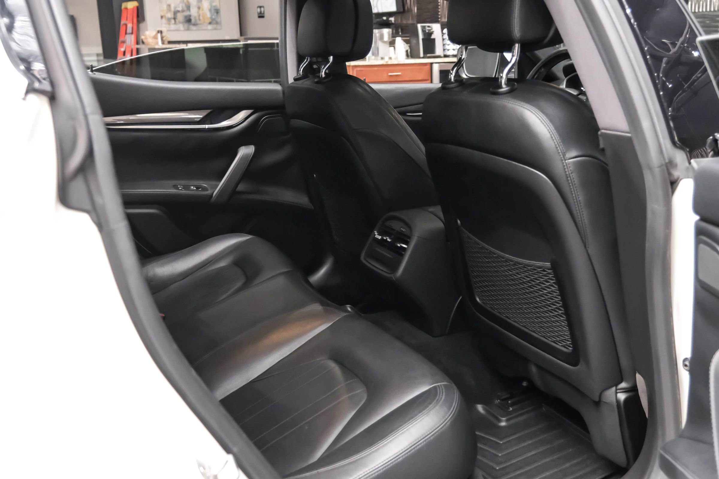 Used 2016 Maserati Ghibli S image 36