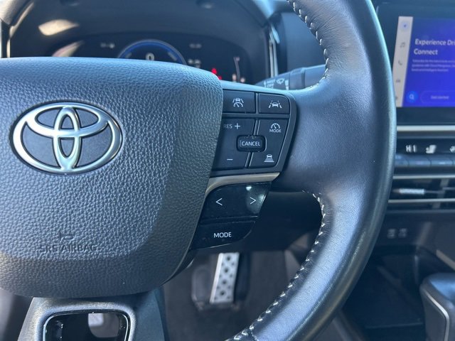 Used 2025 Toyota Camry SE image 19