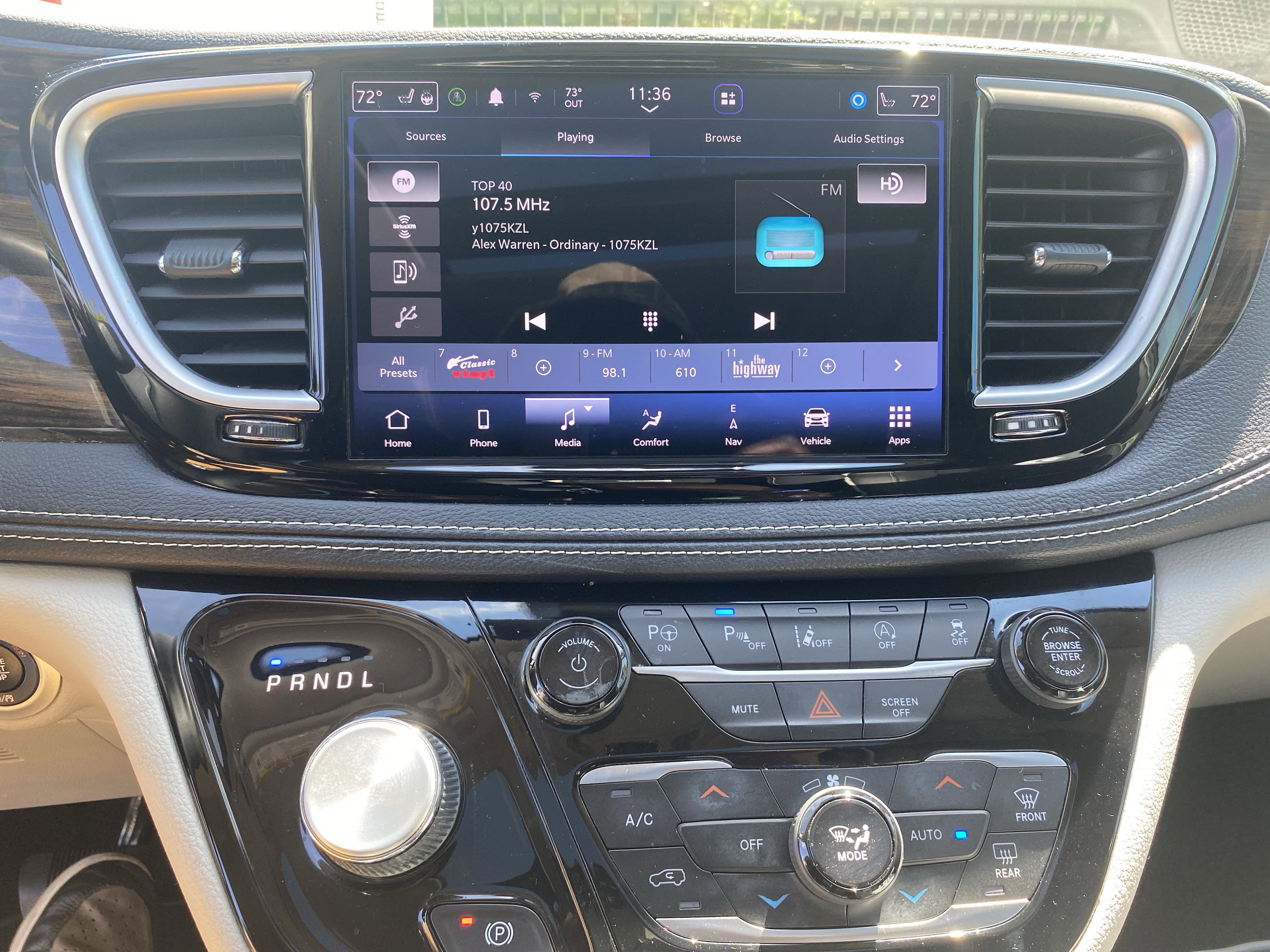 Used 2022 Chrysler Pacifica Limited image 17