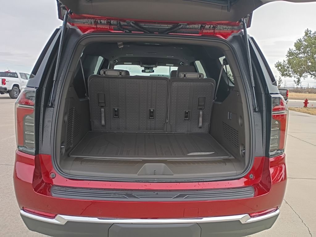 New 2026 Chevrolet Suburban LS image 5