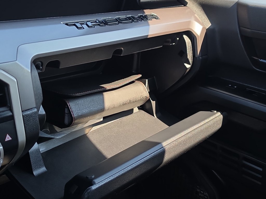Certified 2025 Toyota Tacoma SR5 AWD/4WD image 29