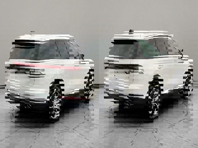 New 2026 Lincoln Aviator AWD image 12